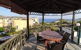 Melrose Seaview Maisonette House By The Beach